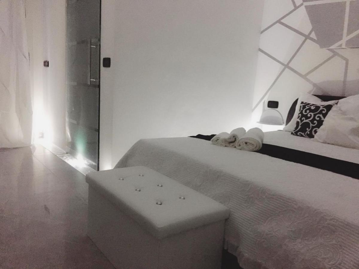 Isademar Bed & Breakfast ซานตา เตเรซา กัลลูรา ภายนอก รูปภาพ
